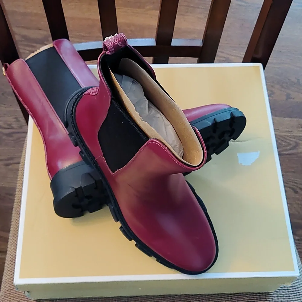 Michael Kors Ridley Chelsea boots-NEW